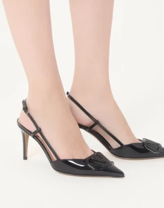 vlogo signature lackleder slingback pumps 80 mm 1 330x417 - VLogo Signature Lackleder-Slingback-Pumps 80 mm